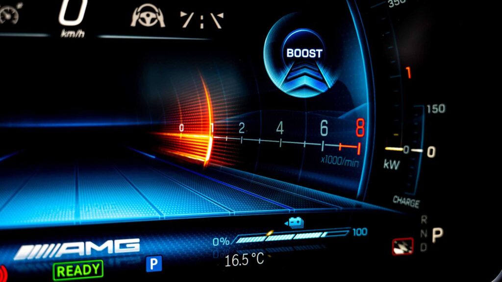 2024-mercedes-amg-c63-s-e-performance-interior (1)